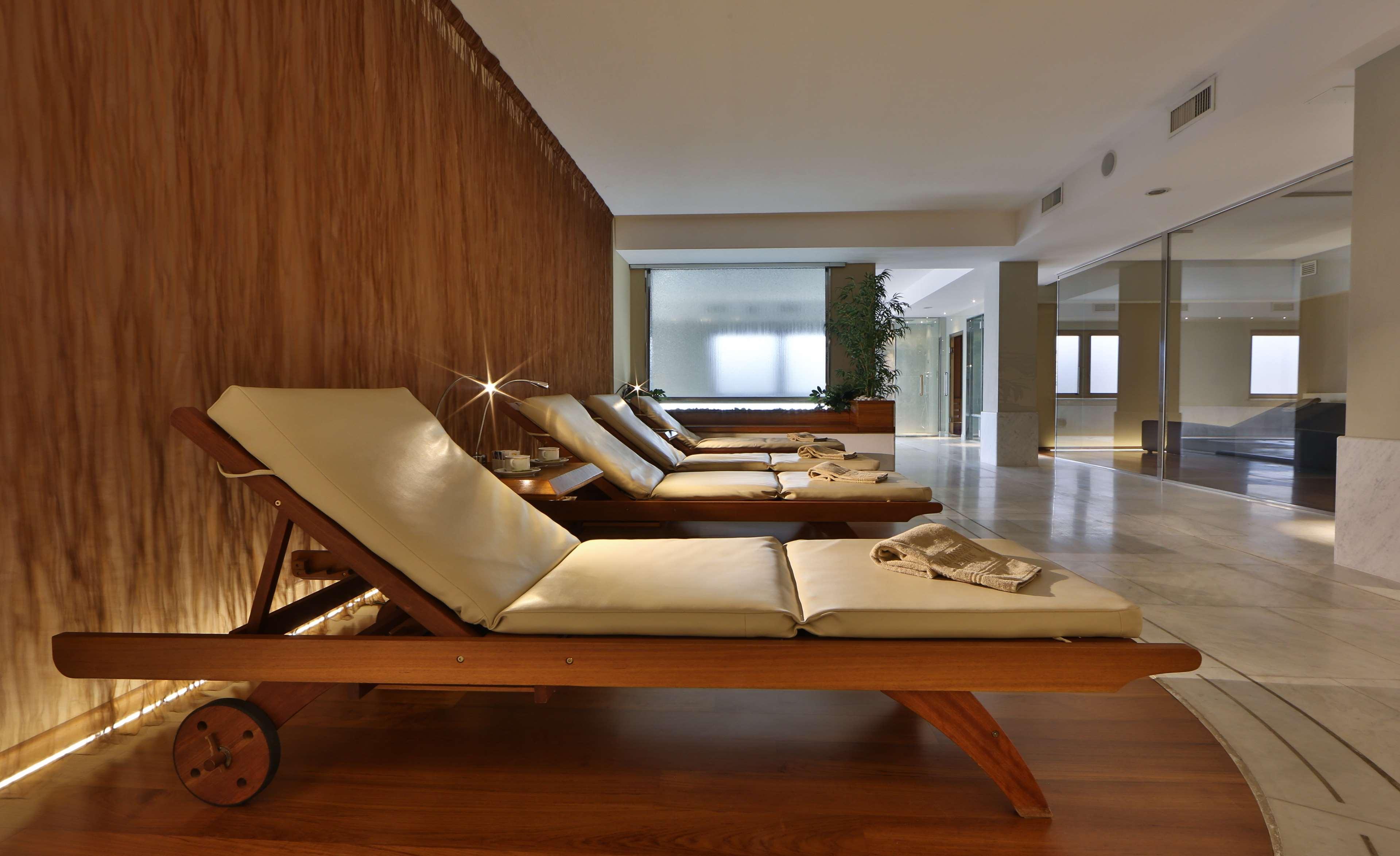 Western Globus Hotel 4*