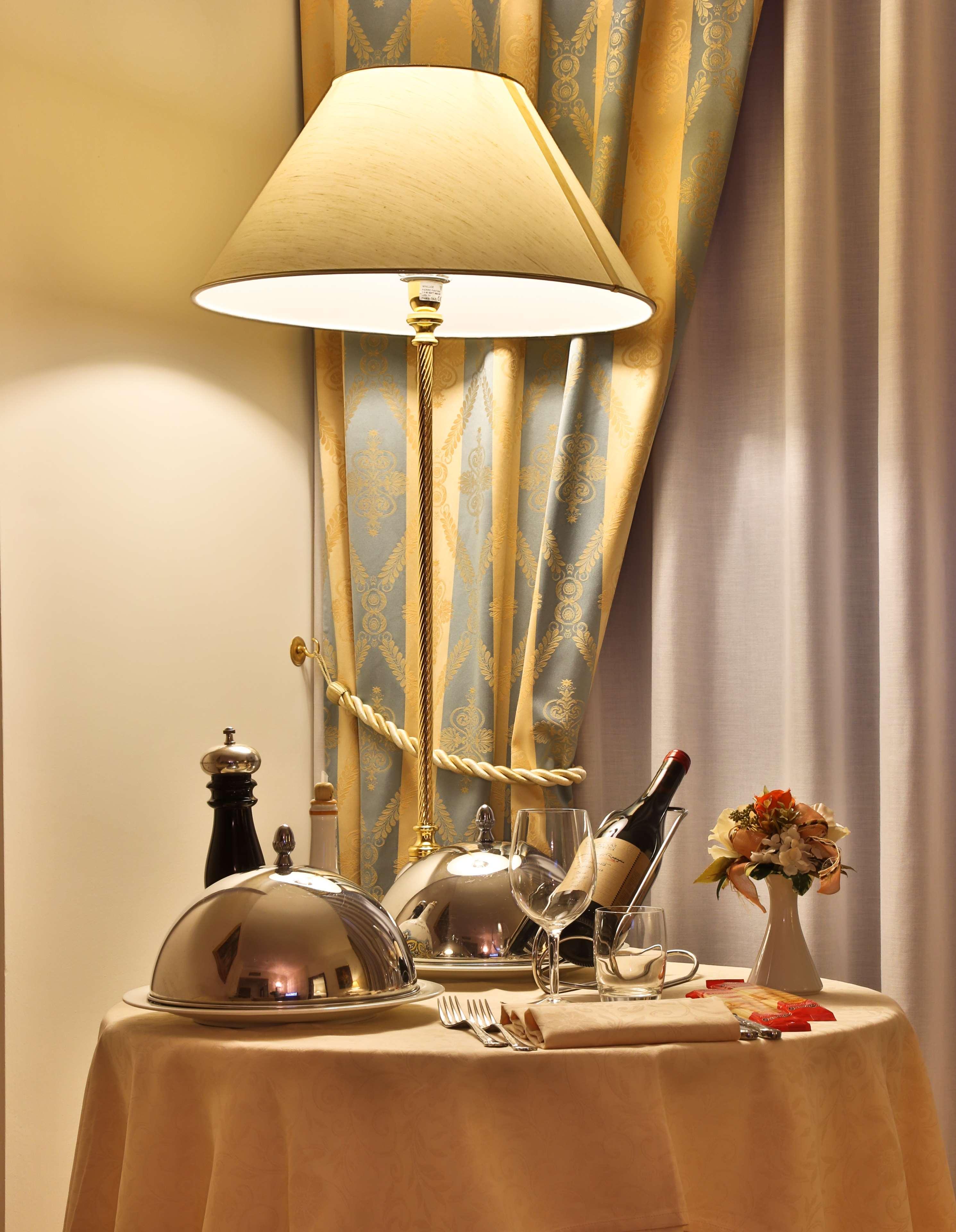 Western Globus 4*