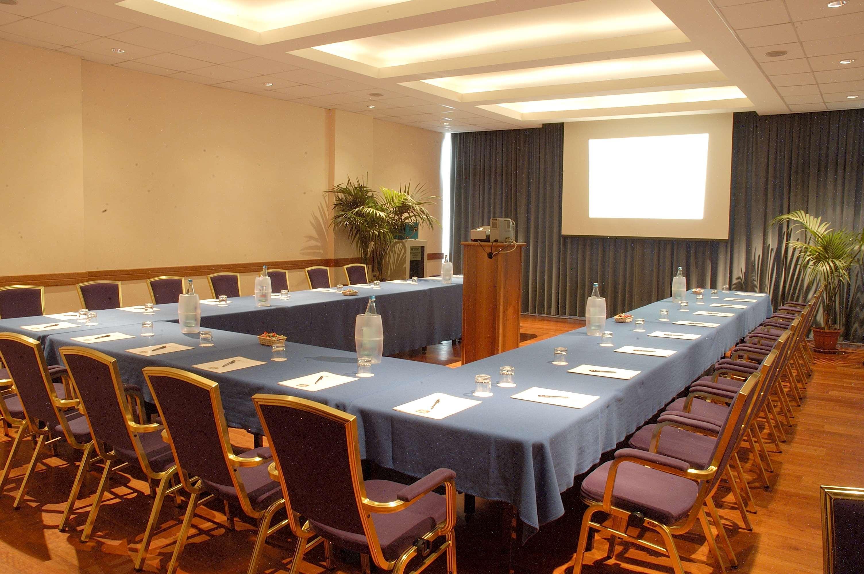 Western Globus Hotel