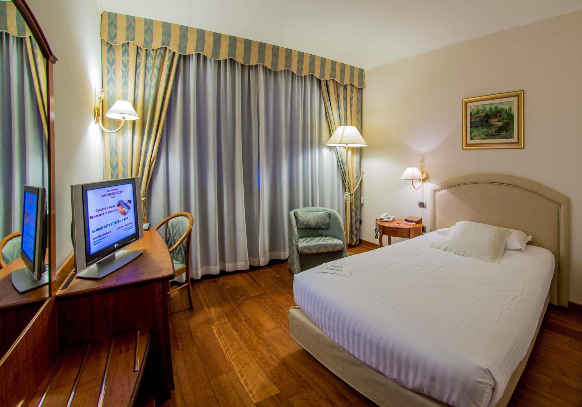 Western Globus 4*